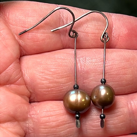 Vintage minimalist sterling silver genuine pearl dangle earrings - Picture 2 of 3